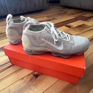 Women’s Nike vapormax flyknit 7.5